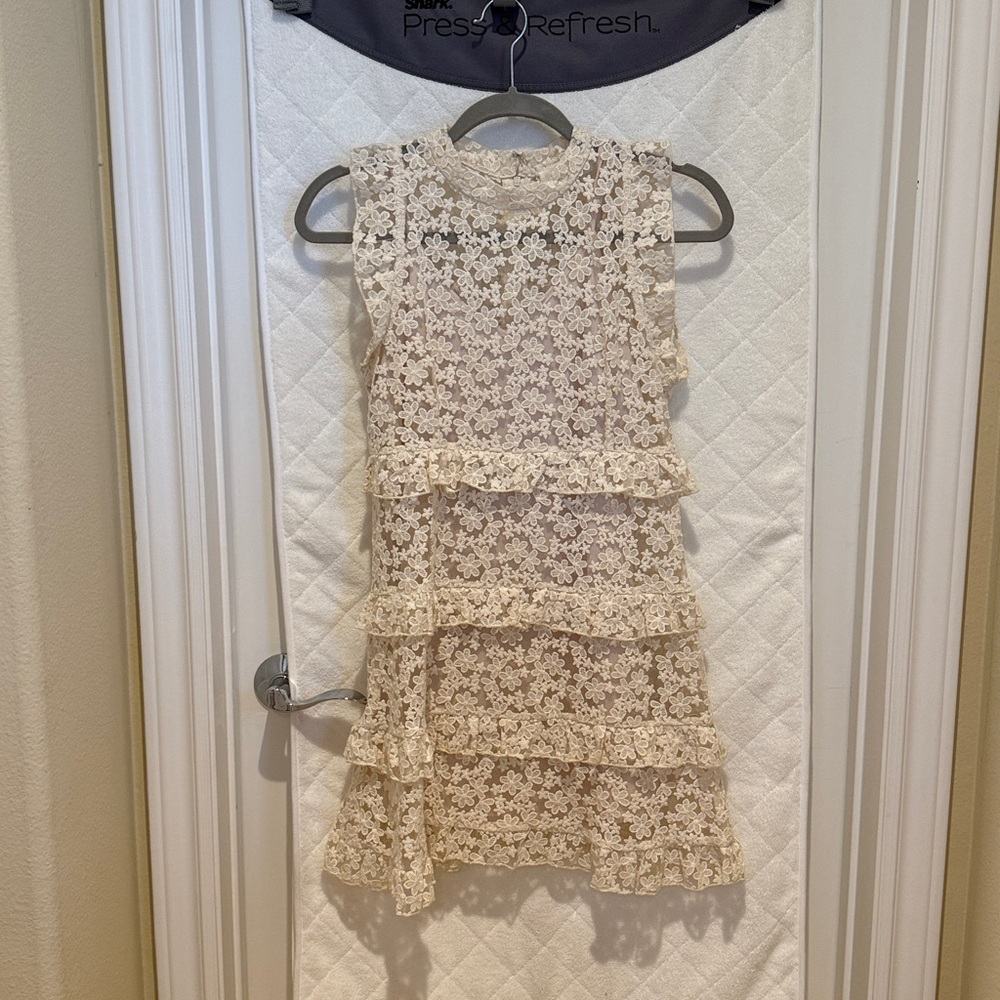 Line & Dot Revolve Twiggy lace flower mini dress cream/ivory XS - Picture 3 of 5